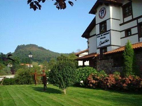 Posada Restaurante Prada A Tope Treceno ภายนอก รูปภาพ