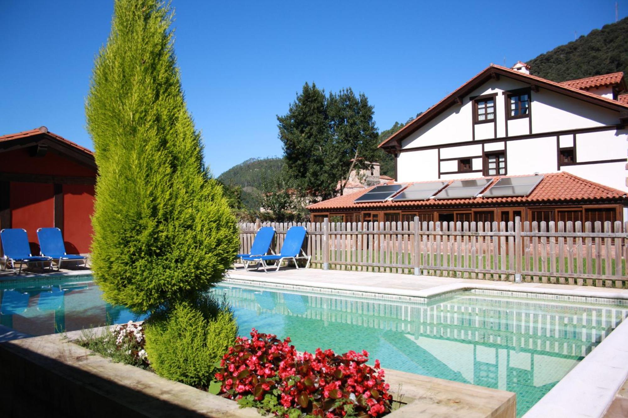 Posada Restaurante Prada A Tope Treceno ภายนอก รูปภาพ