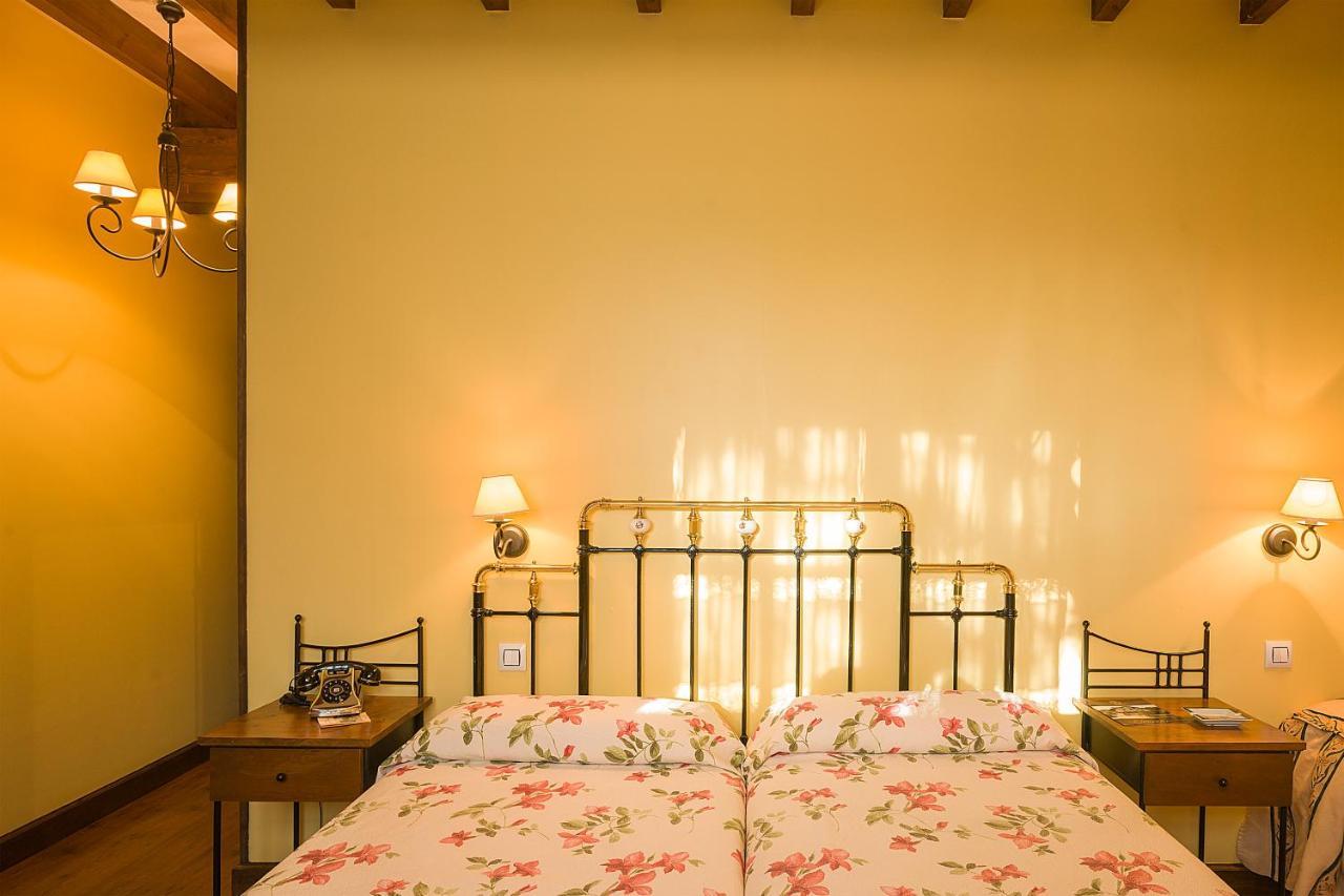 Posada Restaurante Prada A Tope Treceno ภายนอก รูปภาพ
